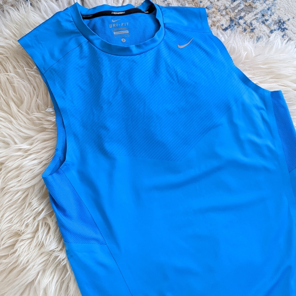 👕NIKE - Dri-Fit Tank - Picture 3 of 11